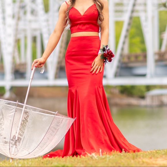 Red 2 piece prom dress. GORGEOUS RED!! Very flattering! - Picture 6 of 7